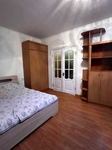 Захисників України вул. (1-го Травня), 6б
