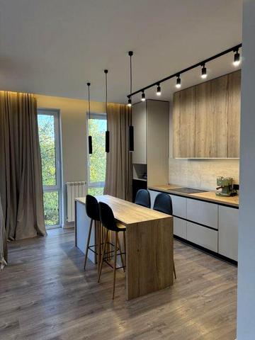 Продаж квартири по вул. Вільмоша Ковача