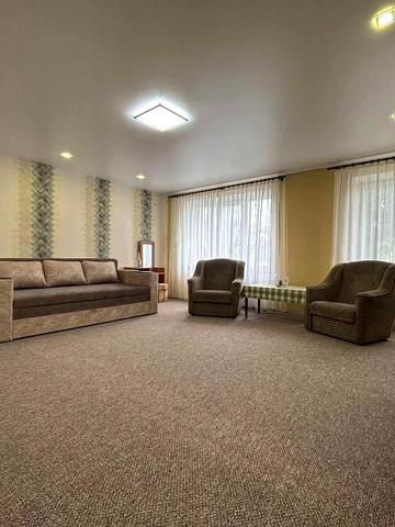 Остапа Вишні вул., 93/1