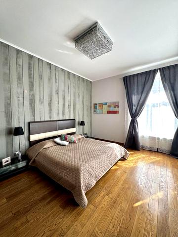 Гетьмана Сагайдачного бульв. (Лідерсівський), 5