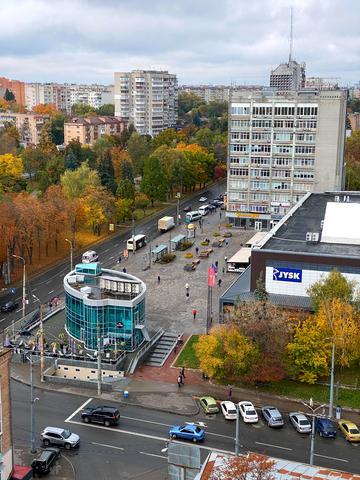 Київська вул., 1