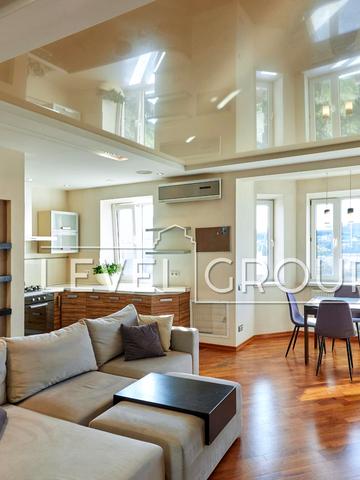 Юрківська вул., 28