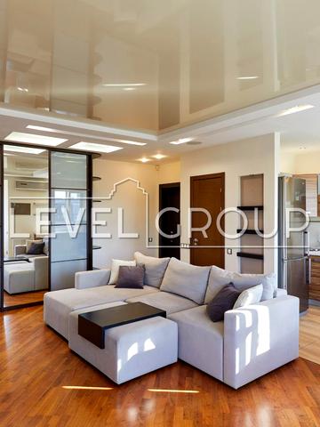 Юрківська вул., 28