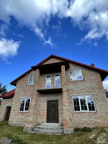 5-та Білогорська вул., 8