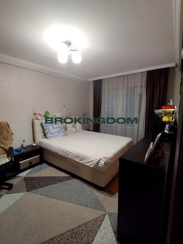 Дегтярівська вул., 15