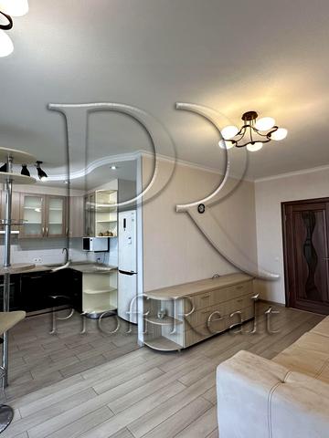 Соборності просп. (Воззєднання), 30