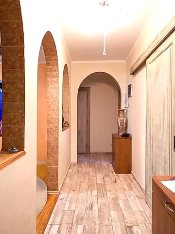 Євгена Танцюри вул., 22а