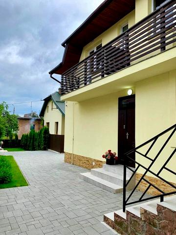 Красівського, 14