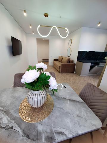 Шептицького, 4