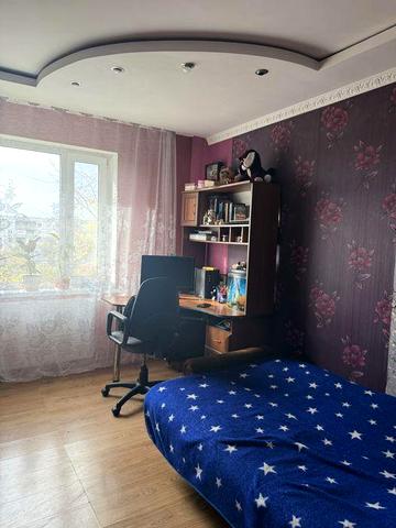 Продам 2-х кімнатну квартиру в центрі
