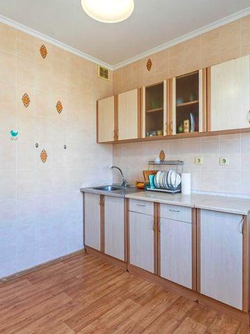 Продам 2 кім., Ревуцького 34, Дарницький район, Харківська, Позняки!