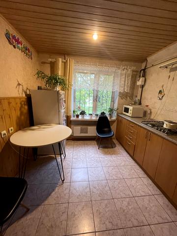 Автозаводська вул., 42