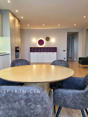 Харківська вул., 3/1