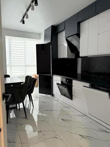 Домбровського вул., 75