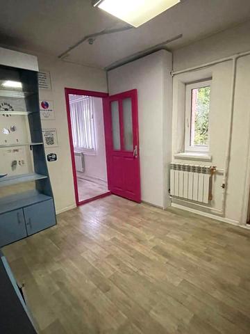 Металургів просп., 15