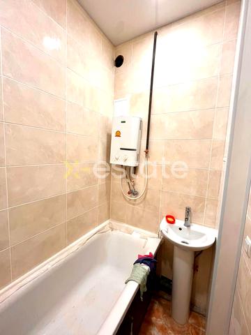 Старомостова пл. (Миколи Островського), 1