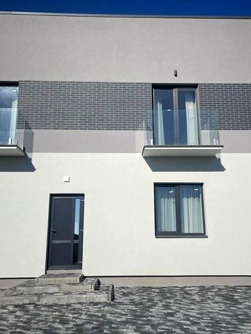 Щаслива вул., 8