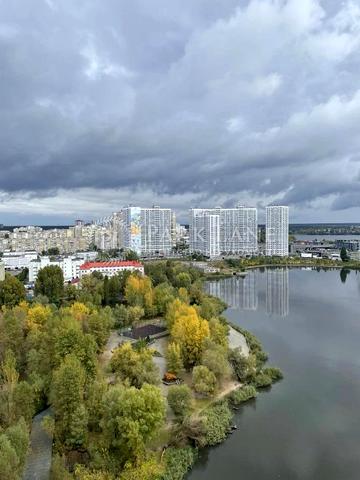 Миколи Бажана просп., 1-М