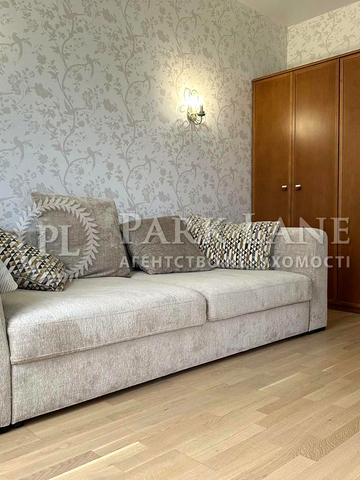 Паркова вул., 17