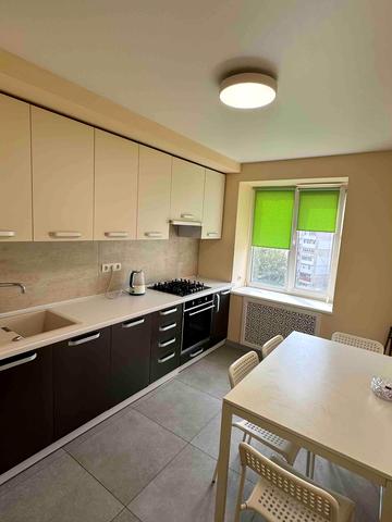 Андрія Первозванного вул. (Стахурського), 2а