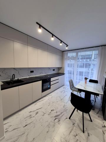 Євгена Коновальця вул., 37-А