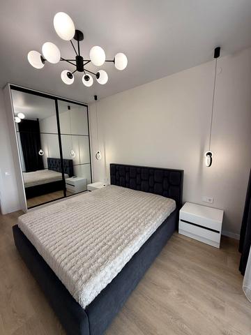 Героїв Крут вул., 7