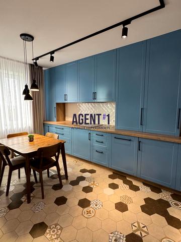 Черкаська вул., 16