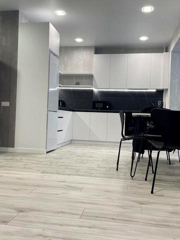 Домобудівельна вул., 11