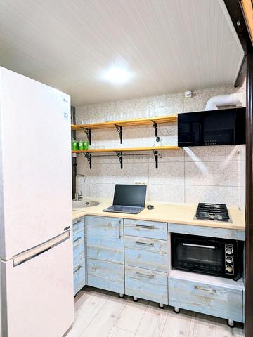 Батуринська вул., 9