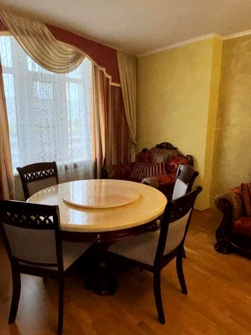 Миколи Ушакова вул., 1-В