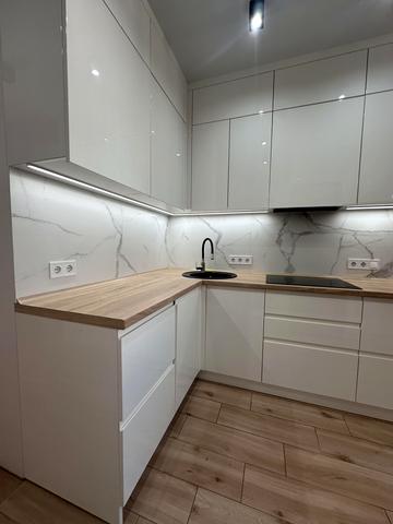 Миру вул., 23