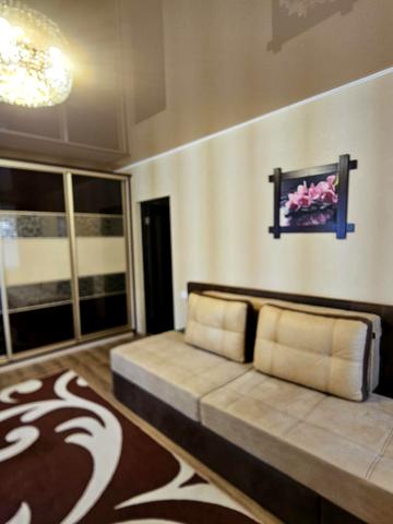 Рибасівська вул., 8