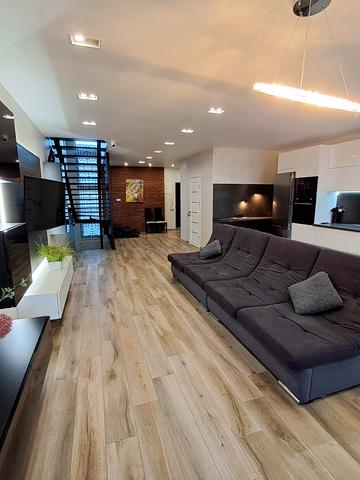 Богдана Хмельницького пров., 5-Б