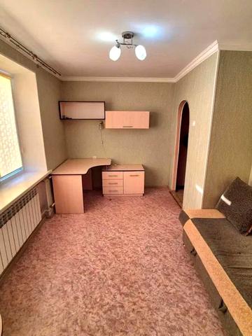 Василя Нікітіна вул., 15