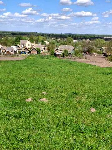 Захисників України, 84