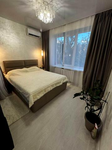 Князя Ярослава Мудрого вул. (Ленінградська), 8