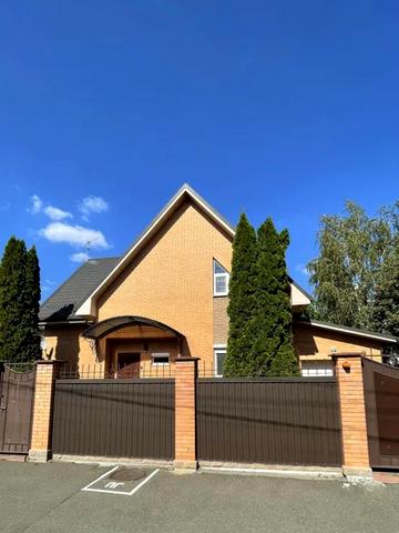 Стеценка вул., 11