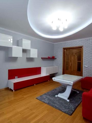 Богдана Хмельницького вул., 51е