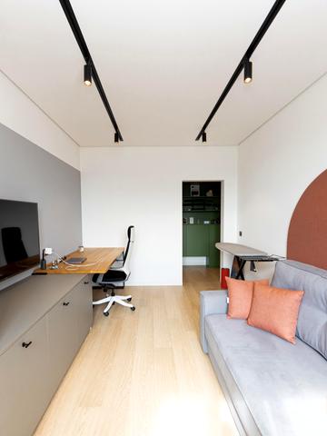 Героїв Небесної Сотні просп., 28/1