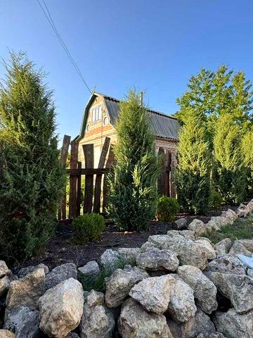 Продам дачний будинок з земельною ділянкою