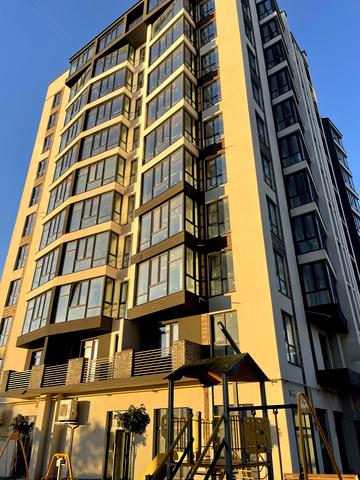 Подільська вул., 10/1