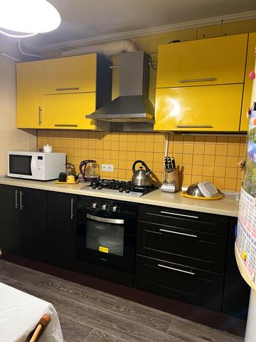 Зелена вул., 1