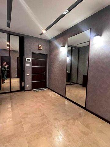 Французский Бульвар-Квартира  с дорогим ремонтом- цена ниже рынка.