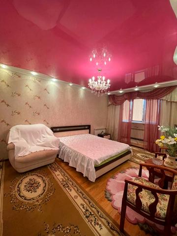 Героїв просп., 4