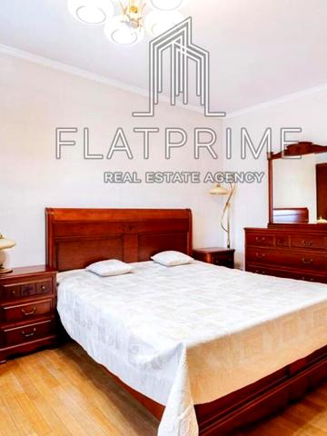 Анни Ахматової вул., 45