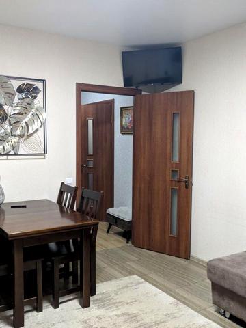 Небесної Сотні вул. (Кіквідзе), 66