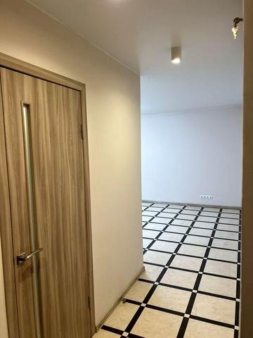 Продам однокімнатну квартиру в центрі міста