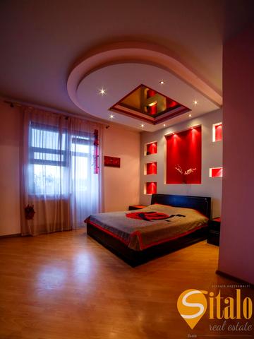 Іллі Мечникова вул., 18