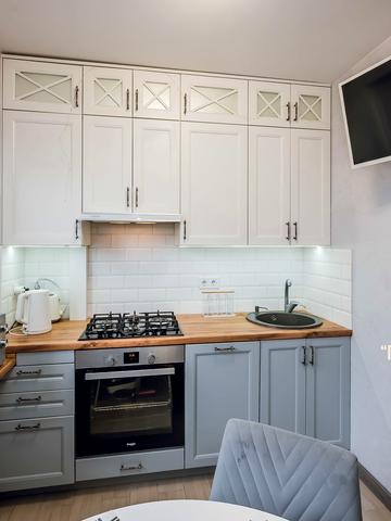 Андрія Малишка вул., 3