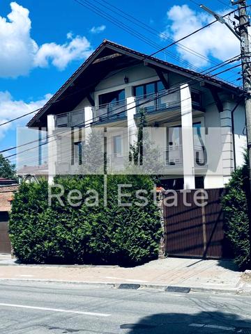 Добрий Шлях вул., 7